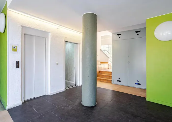 Con Piscina Cerca De Playa De Fenals *