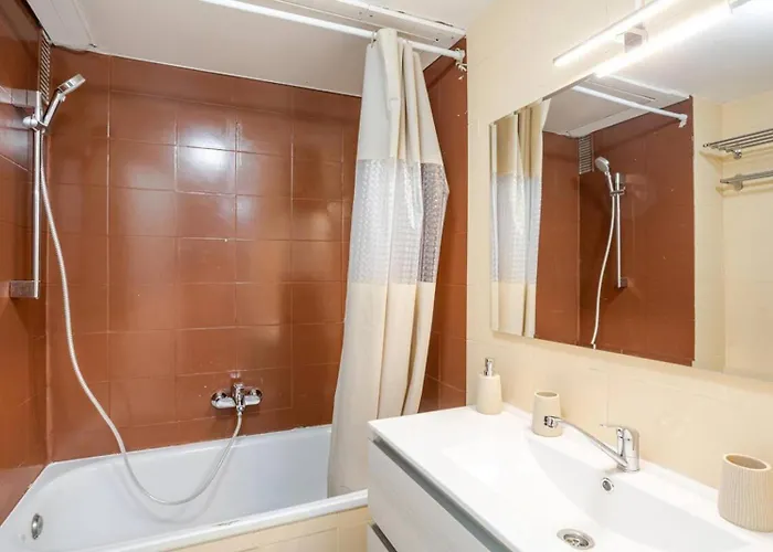 Con Piscina Cerca De Playa De Fenals